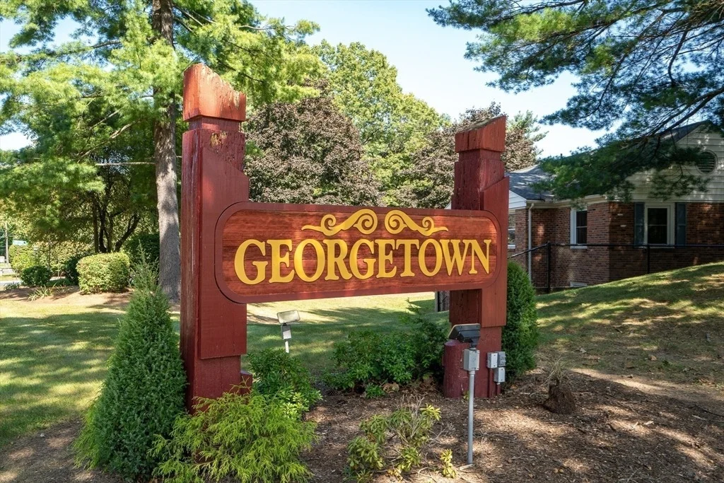 Photo of Unit 80 at 80 Williamsburg Dr