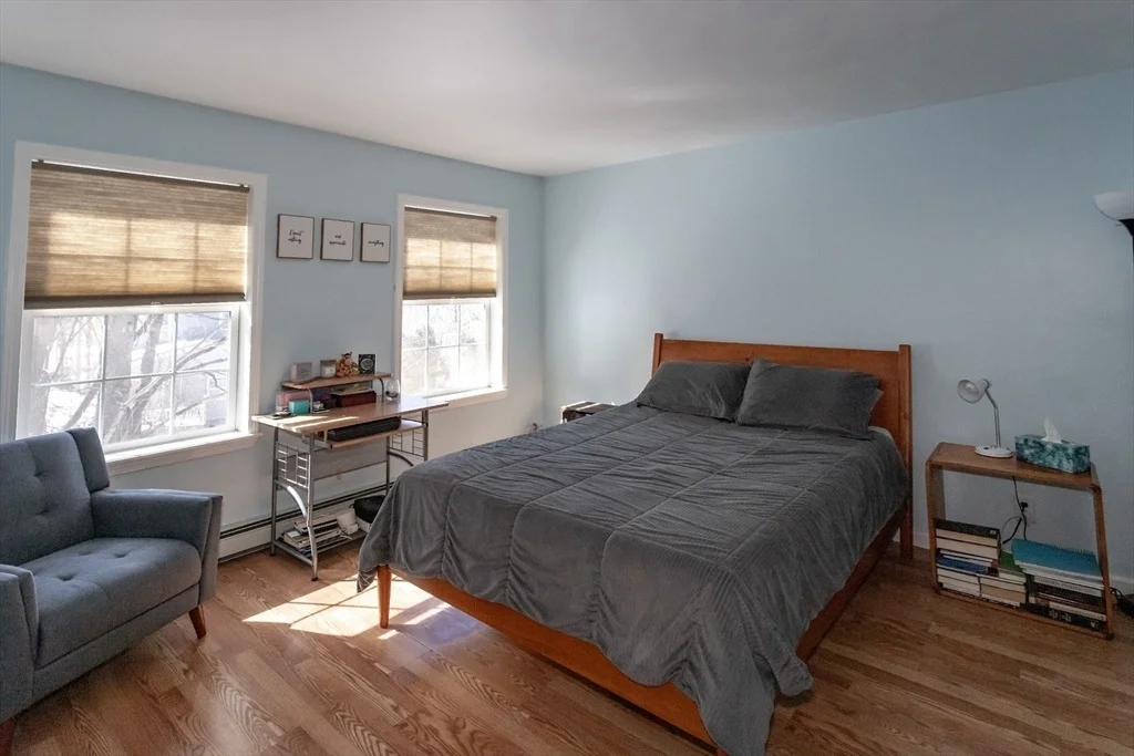 Photo of 497 Riverside Dr