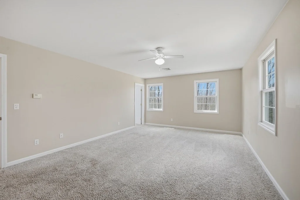 Photo of 1048 Main Rd