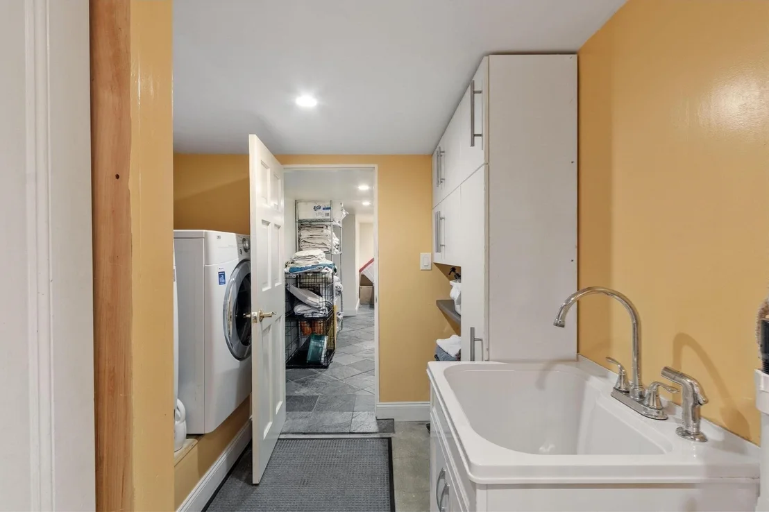 Photo of 8 Winthrop St
