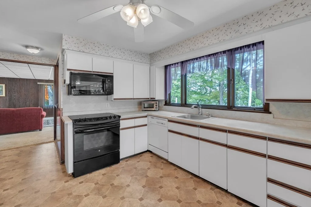 Photo of 5 Forest Ln