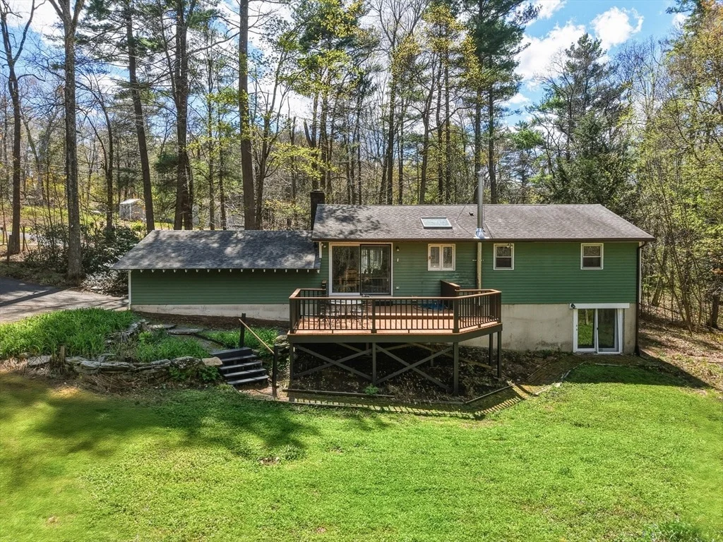Photo of 1360 Bay Road