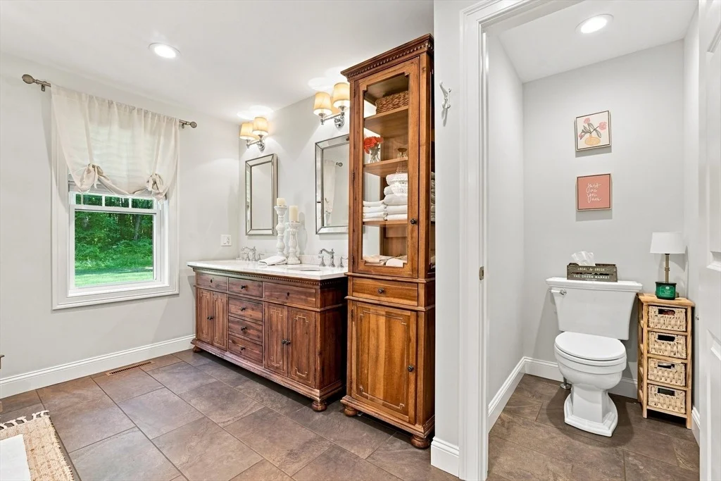 Photo of 51 Barton Ave