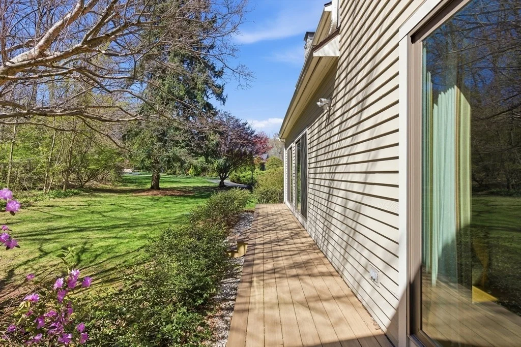 Photo of 641 Salem End Road