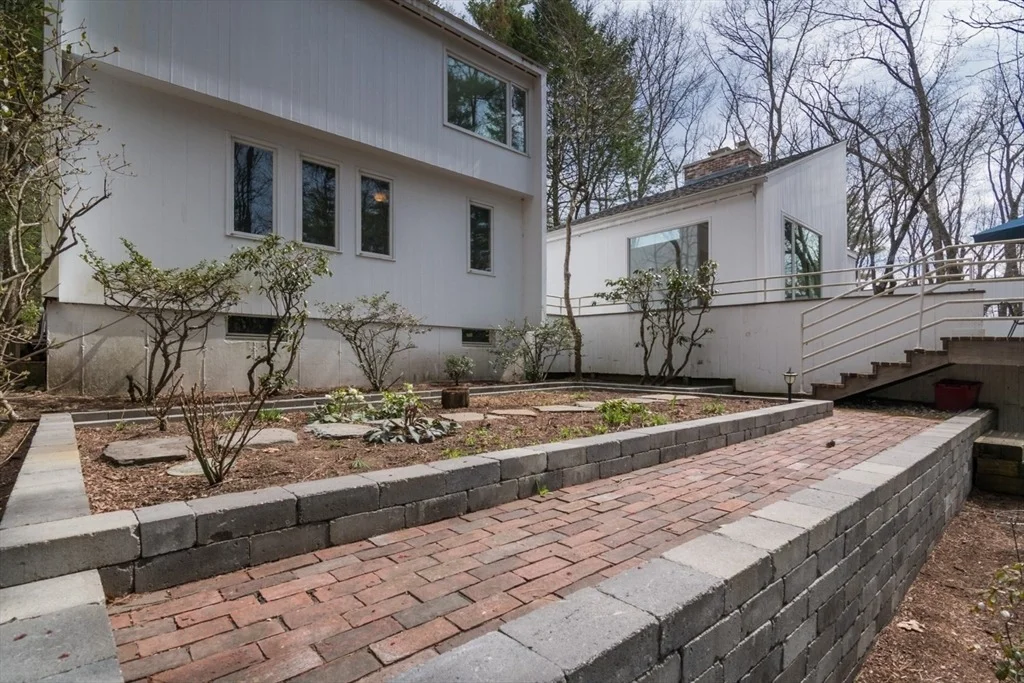 Photo of 43 Morgan Cir