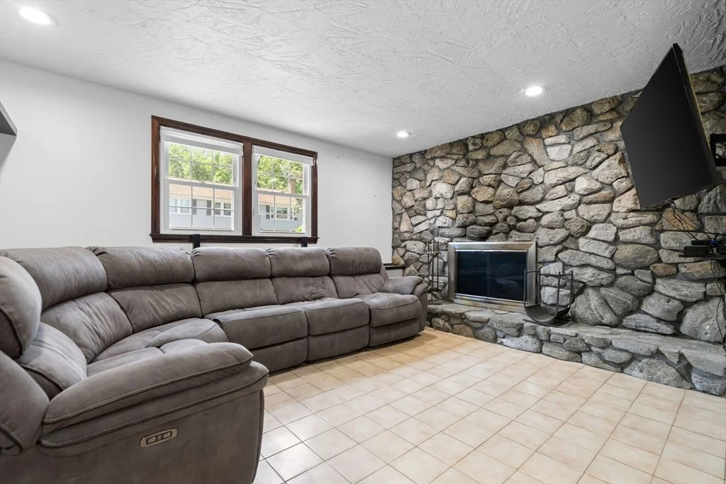 Photo of 11 Sparhawk Cir