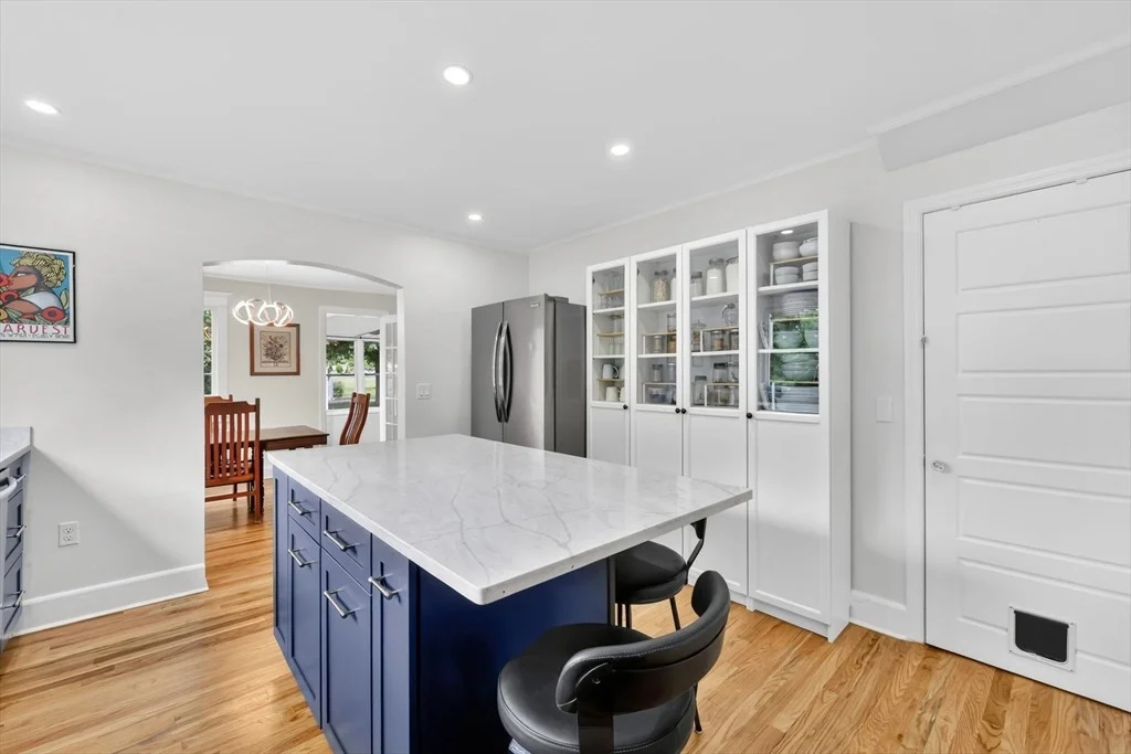 Photo of 378 Roosevelt Ave