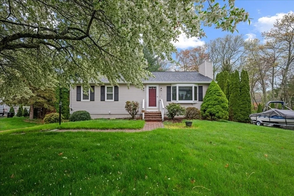 Photo of 11 Riverside Dr