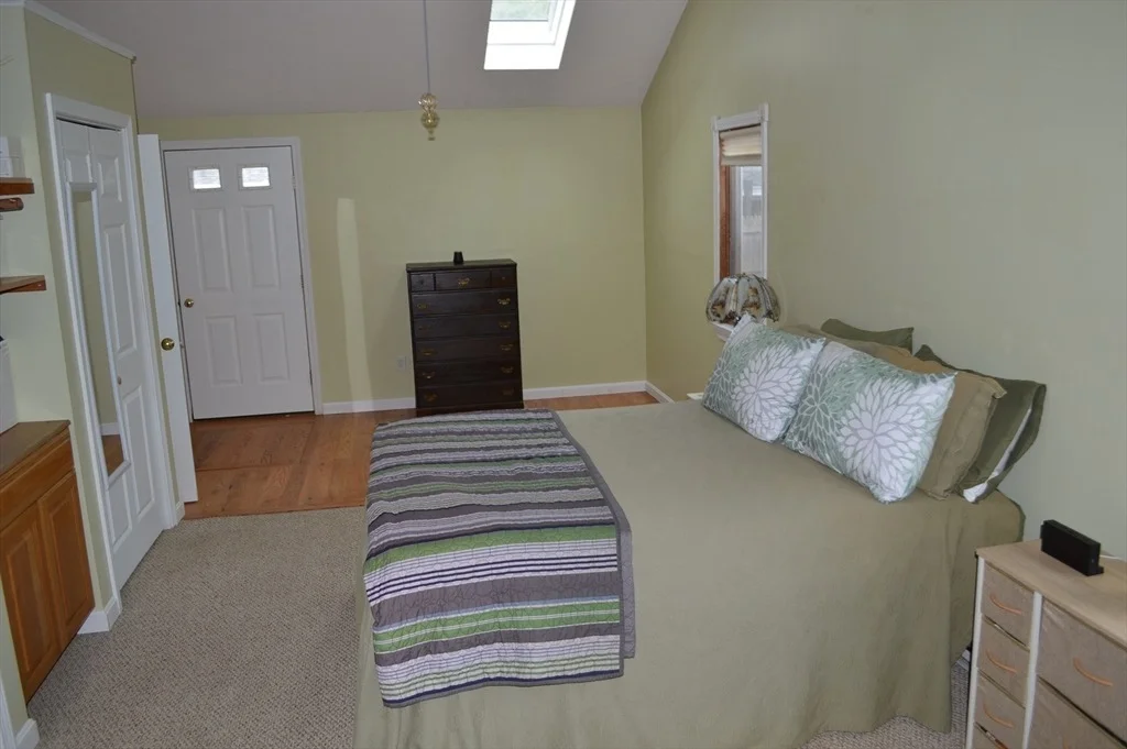 Photo of 17 Bungalow Ln