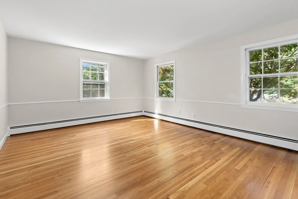 Photo of 10 Parsonage Ln