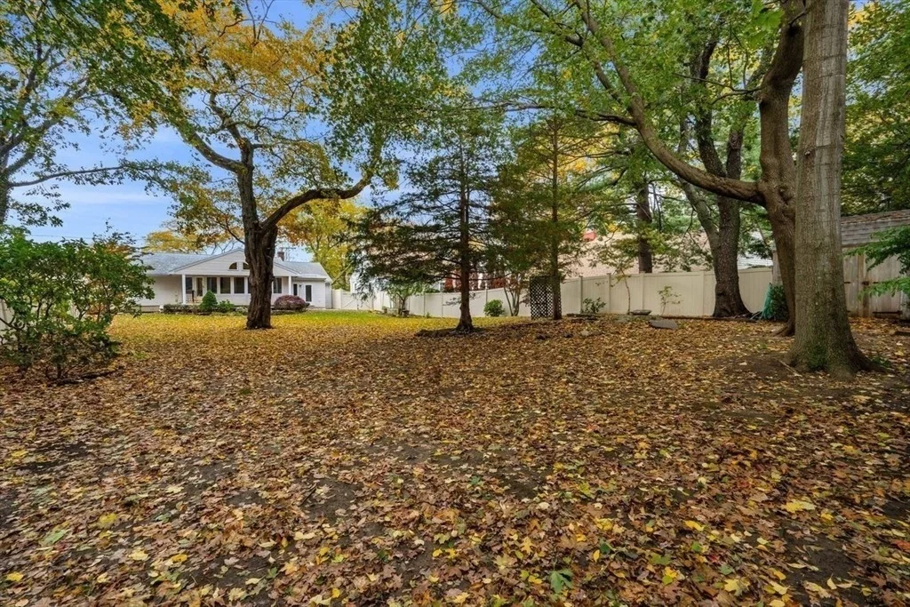 Photo of 215 West Shore Dr