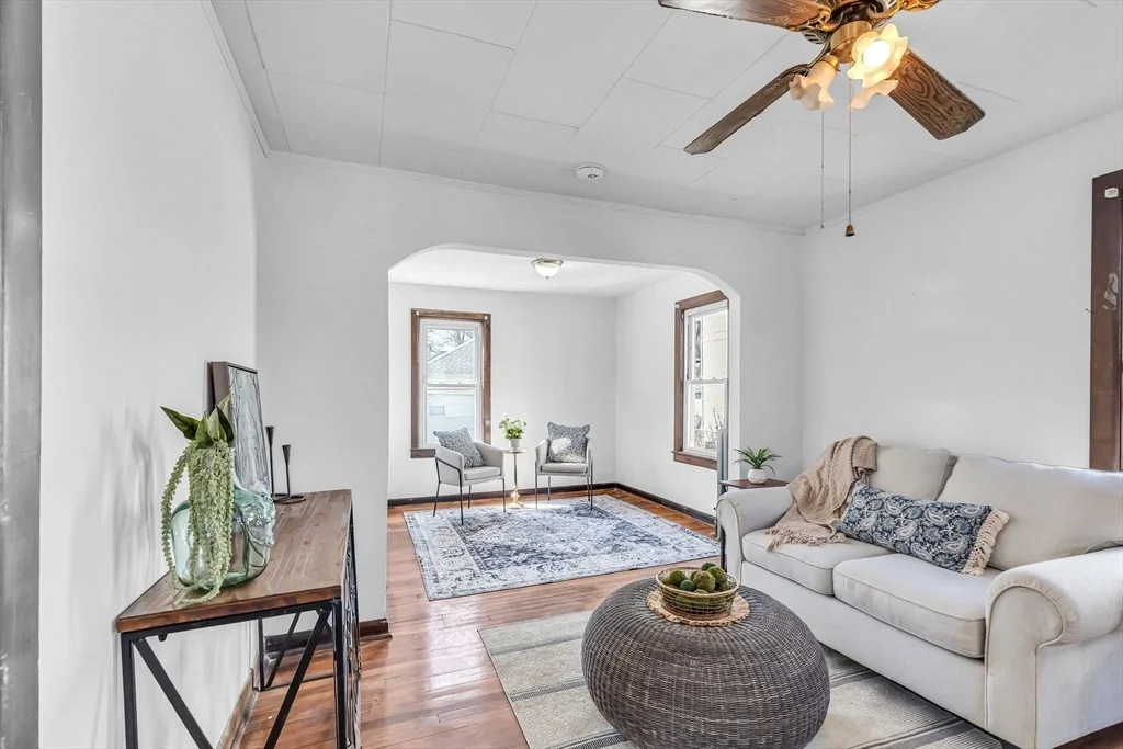 Photo of 274 Commonwealth Ave