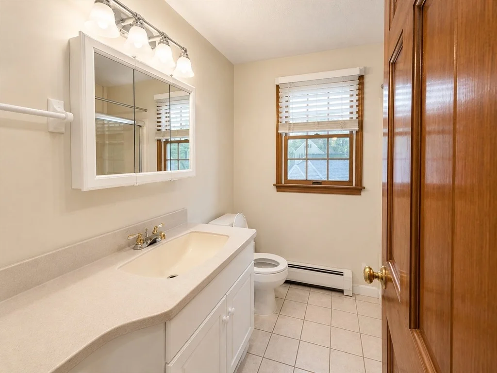 Photo of 19 Hideaway Ln