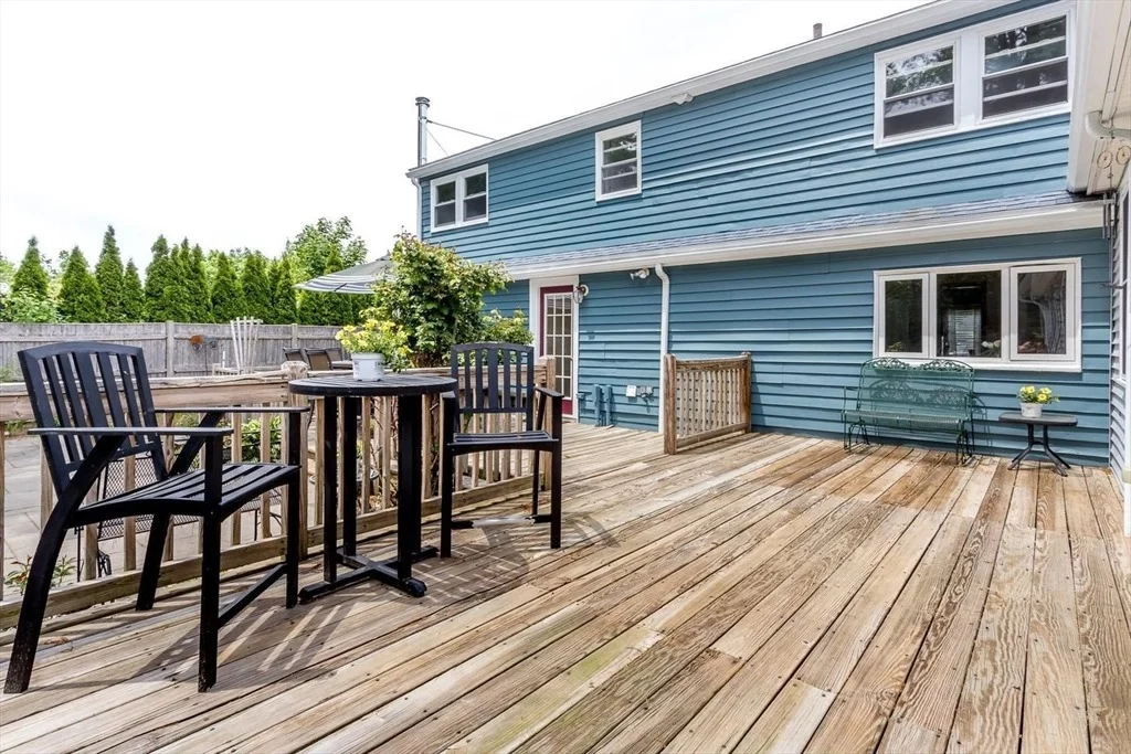 Photo of 10 Cedarcrest