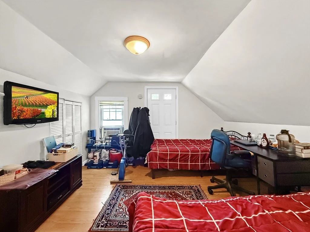 Photo of 76 Baldwin Ave