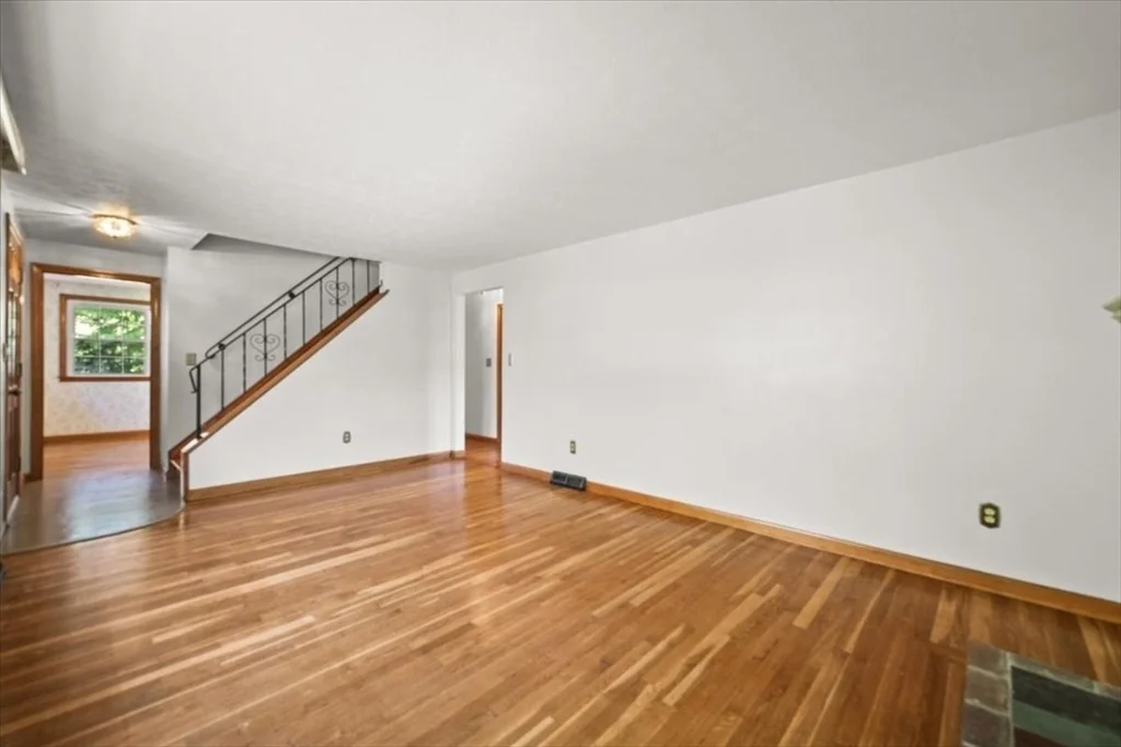 Photo of 7 Glen Echo Blvd