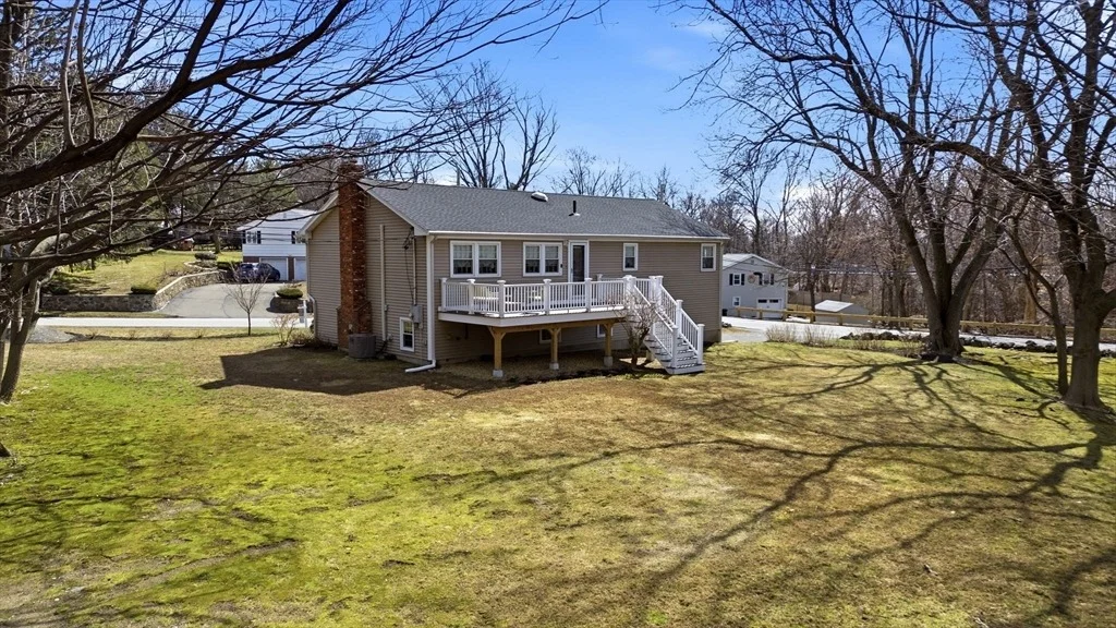 Photo of 75 Whitehall Ln