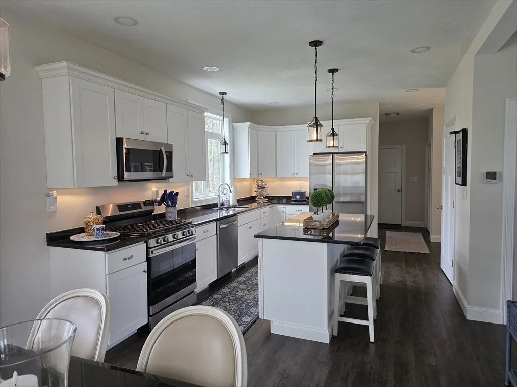 Photo of 10 Wisteria Ln