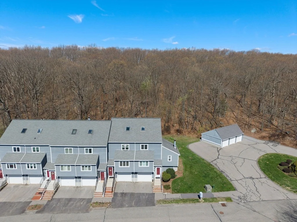 Photo of Unit 1201 at 31 Blithewood Ave