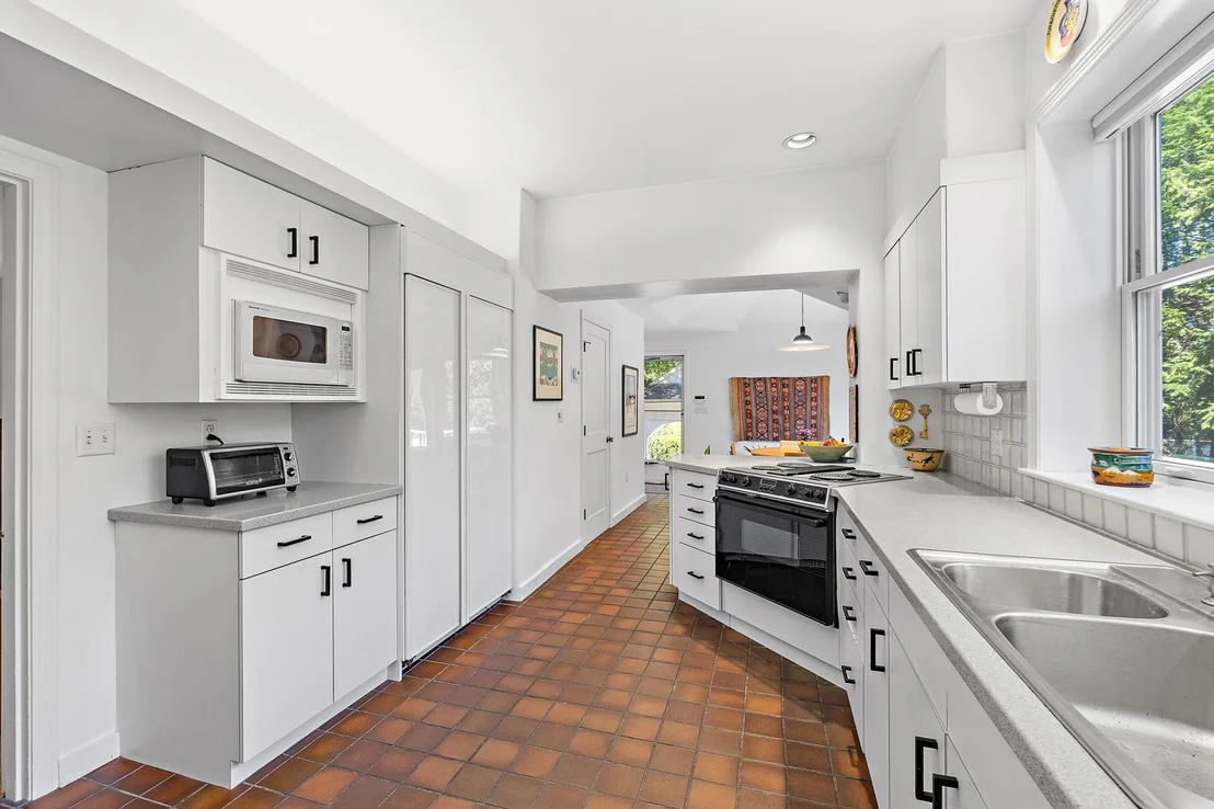 Photo of 8 Oakmount Circle
