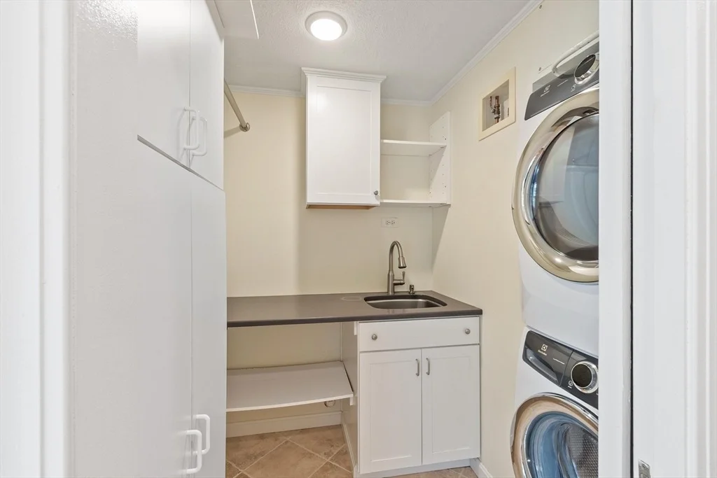 Photo of 18 Robert Rd