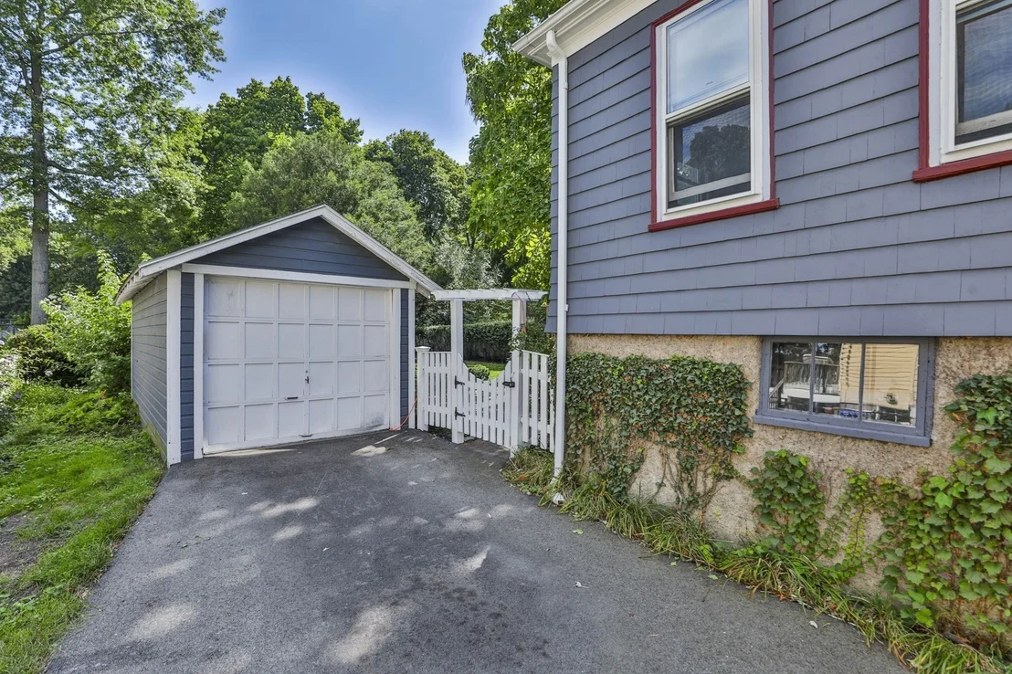 Photo of 61 Belcher Cir