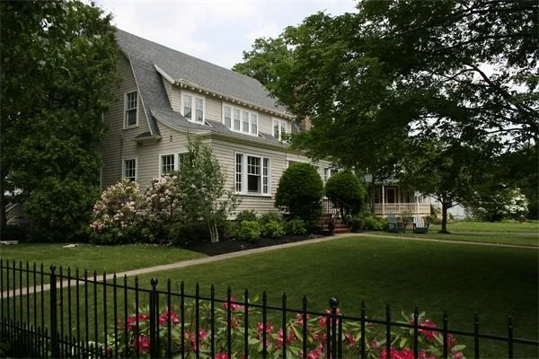 Photo of 843 Great Plain Ave