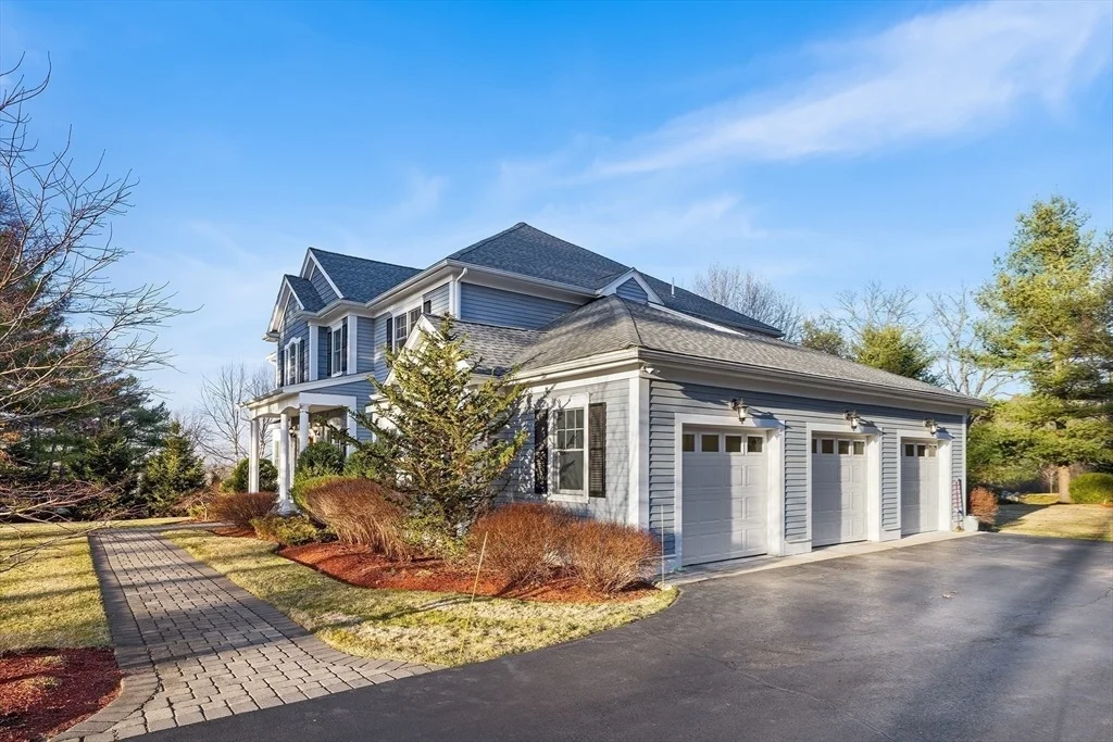Photo of 117 Nobscot Dr