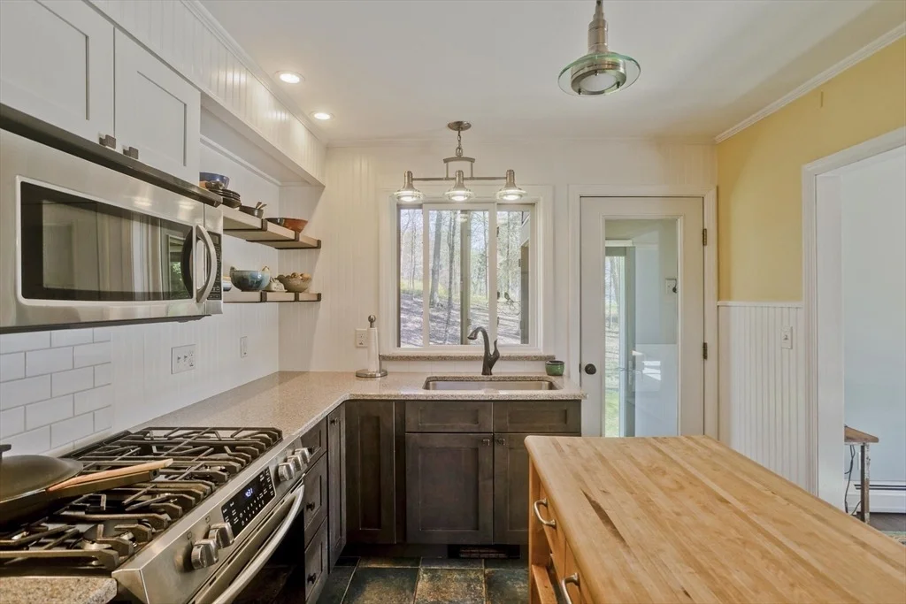 Photo of 80 Amherst Rd