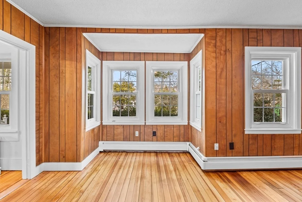 Photo of 10 Puritan Rd