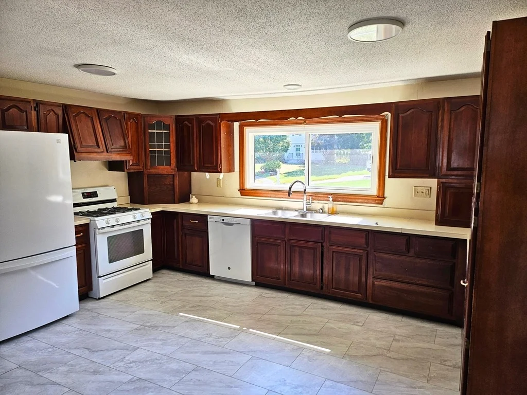 Photo of 5 Stanford Cir