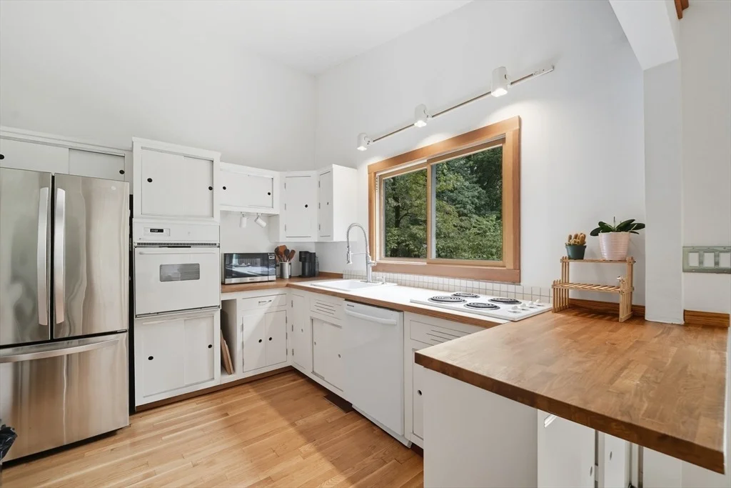 Photo of 54 Minot Rd