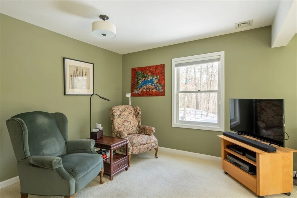 Photo of 469 Sylvester Rd