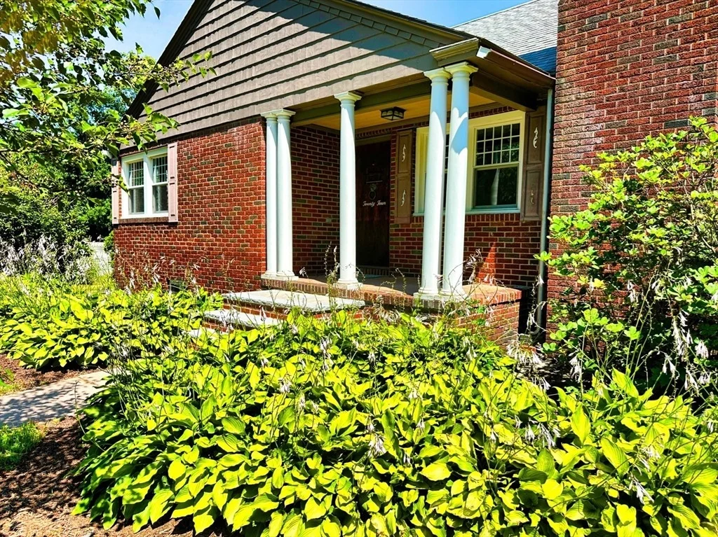 Photo of 24 Locust Rd