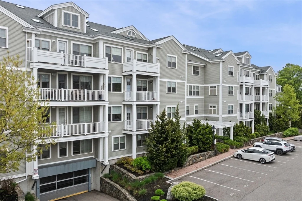 Photo of Unit 405 at 33 Intrepid Circle