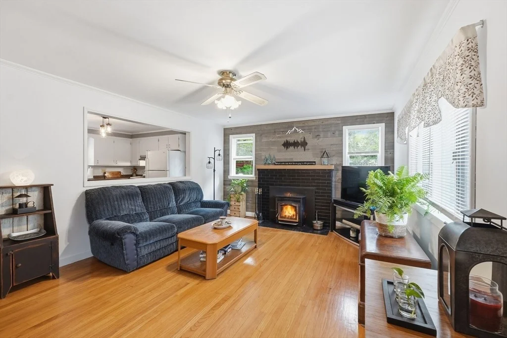 Photo of 39 N Common Rd