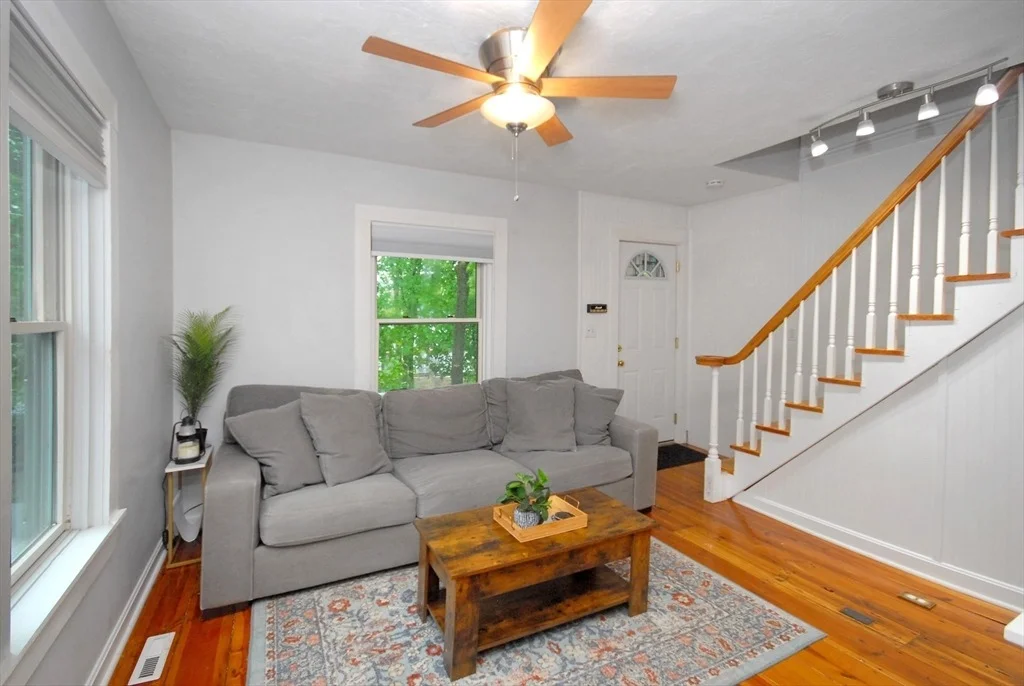 Photo of Unit 7 at 7 Maple Ct