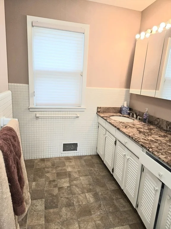 Photo of 140 Paulson Rd