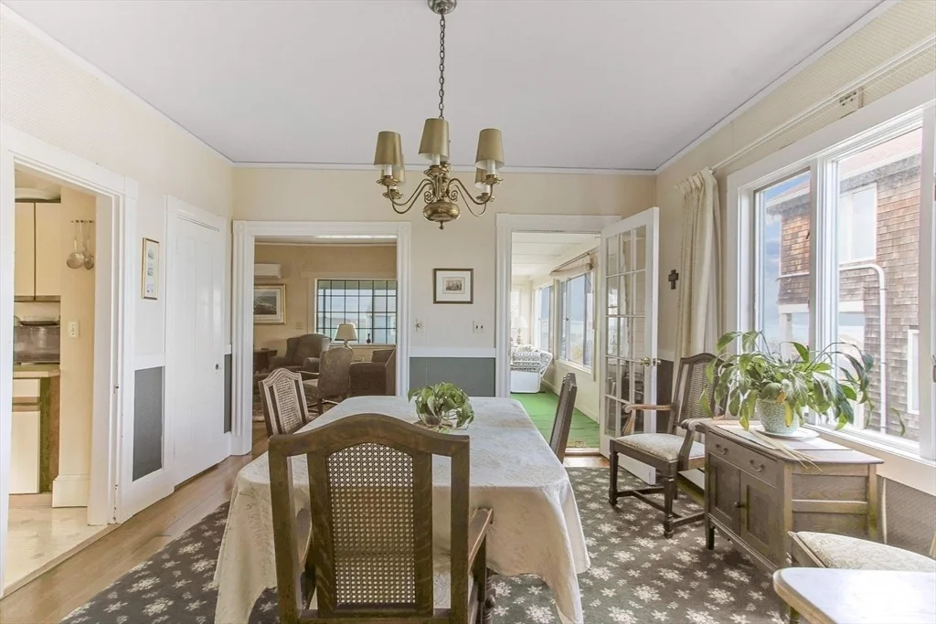 Photo of 48 Holbrook Ave