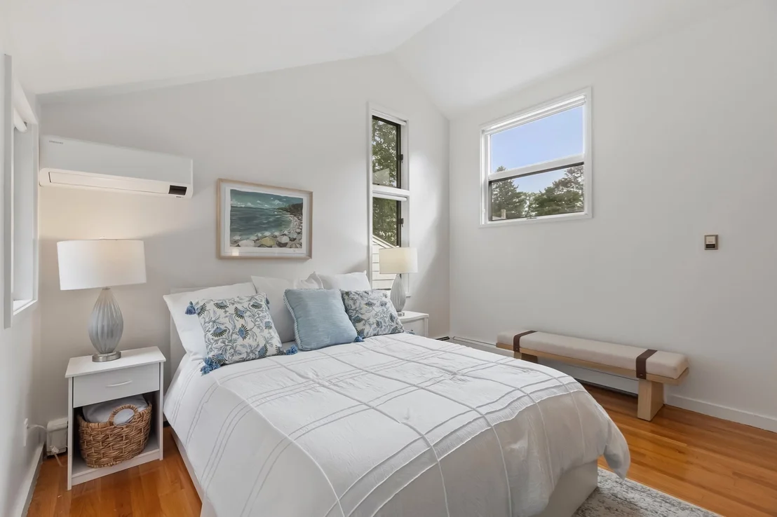 Photo of 90 Summer St