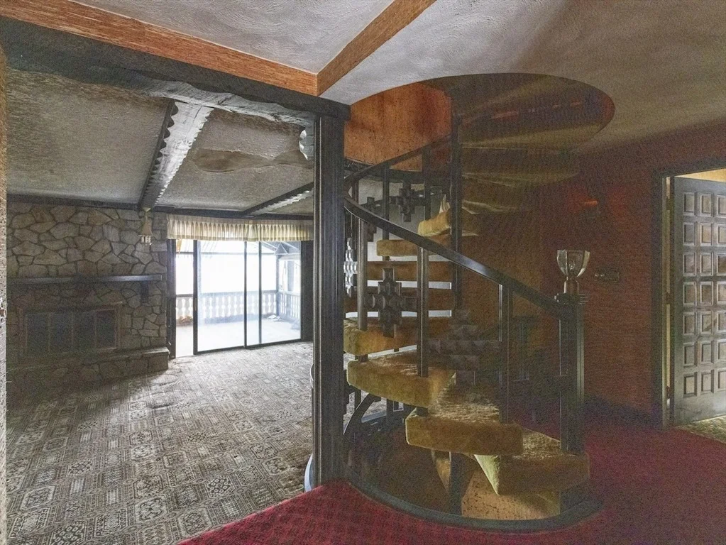 Photo of 233 Annette Ave