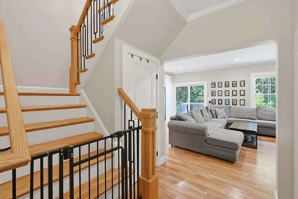 Photo of 74 King Philip Rd