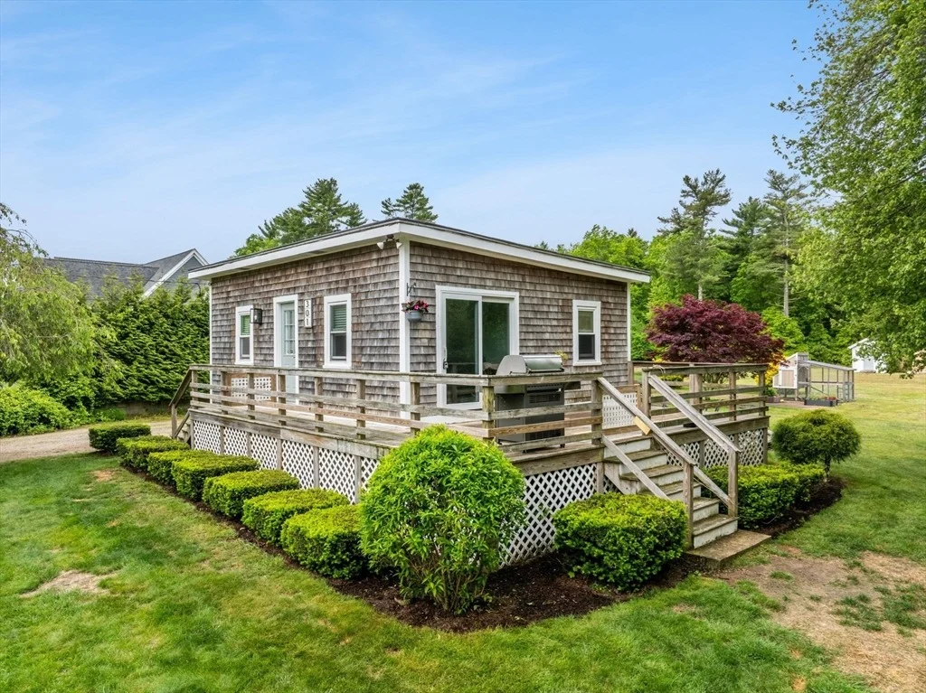 Photo of 301 County Rd