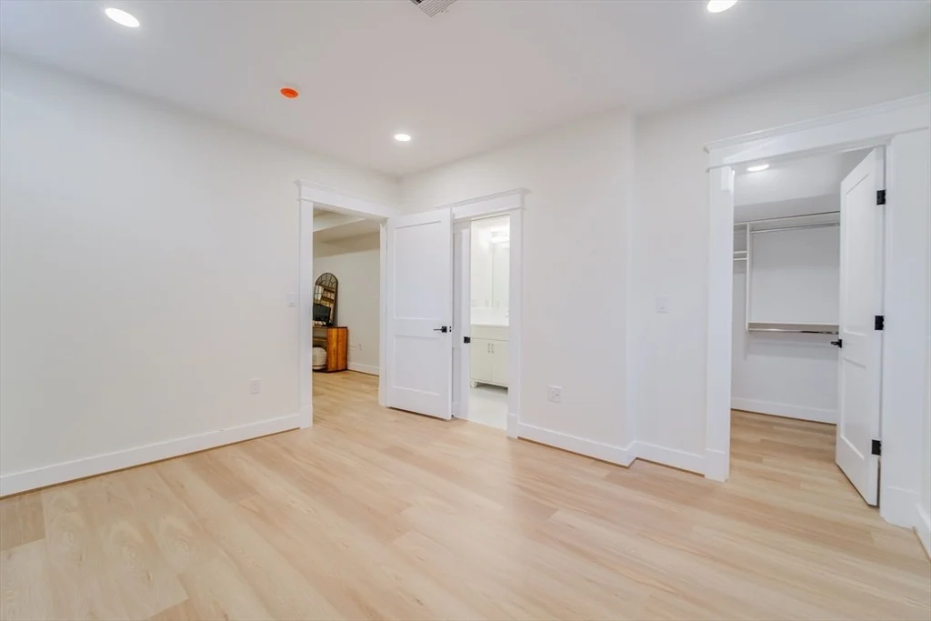 Photo of 6 Newbury Park