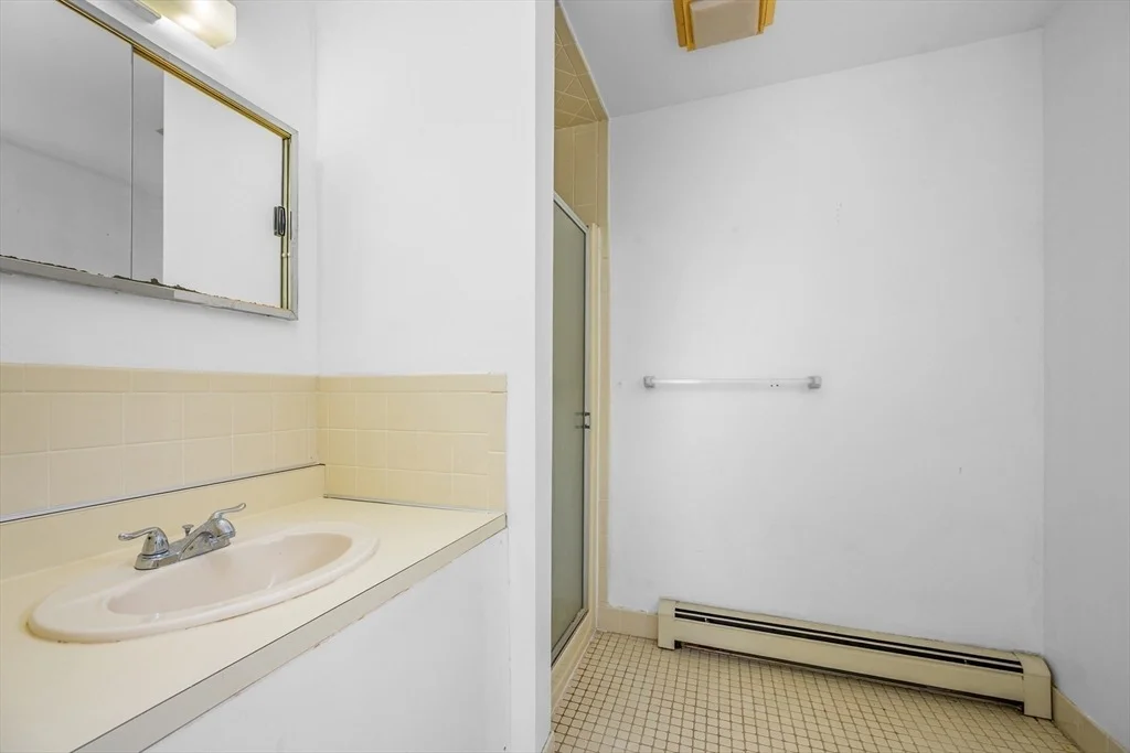 Photo of 295 Westwind Cir
