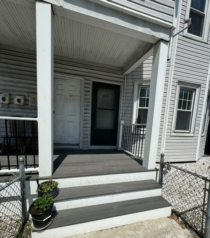 Photo of Unit 1 at 437 Ferry St