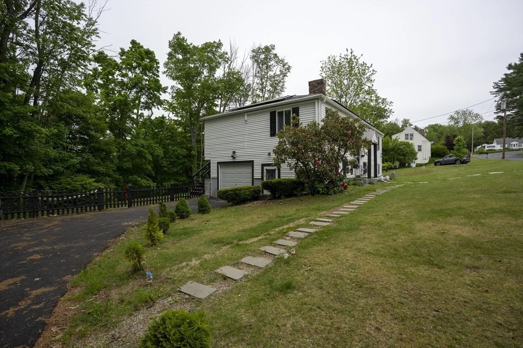 Photo of 584 Dennison Dr