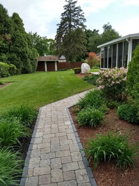Photo of 144 River Rd