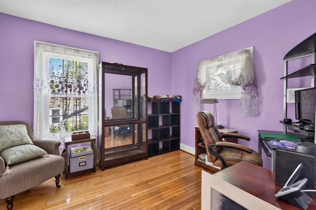 Photo of 164 Pleasant St