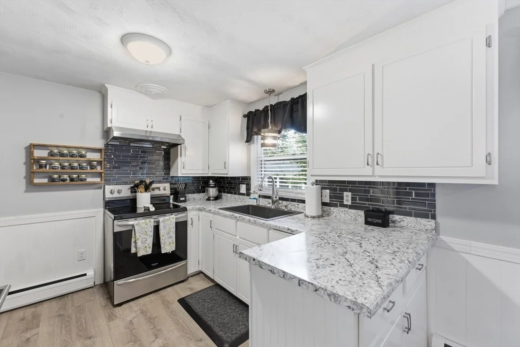 Photo of 28 Intervale Rd